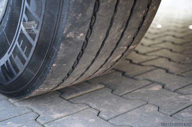 Tracteur routier standard VOLVO FH16 / 700 / 6x4 / HYDRAULIKA / RETARDER / 3 OSI