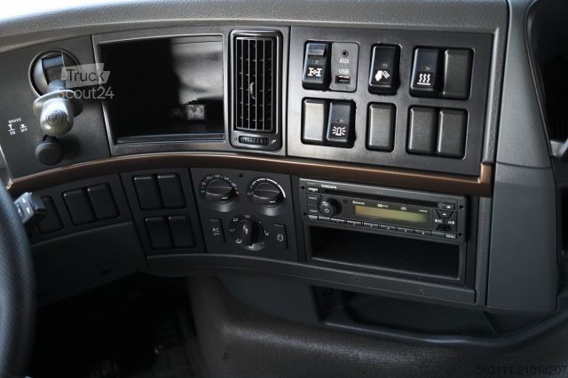 Tracteur routier standard VOLVO FH16 / 700 / 6x4 / HYDRAULIKA / RETARDER / 3 OSI