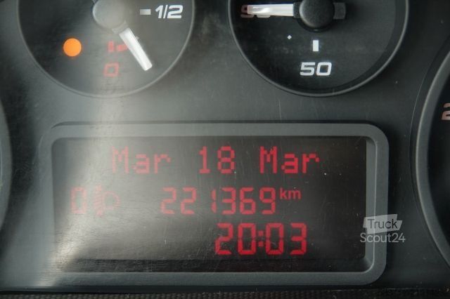 Рефрижераторний фургон IVECO DAILY  / CH?ODNIA / AGREGAT CARIER -XARIOS 200 /