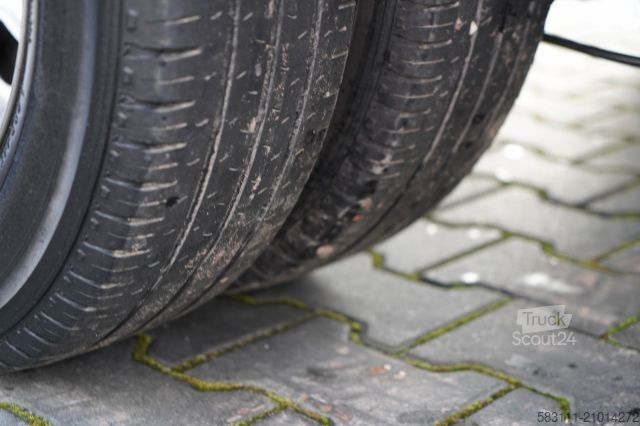 Fourgon isotherme frigorifique IVECO DAILY 35-160 / KONTENER 4,2 M    / WINDA  / BLI?