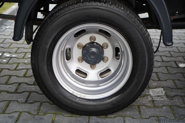 Fourgon isotherme frigorifique IVECO DAILY 35-160 / KONTENER 4,2 M    / WINDA  / BLI?