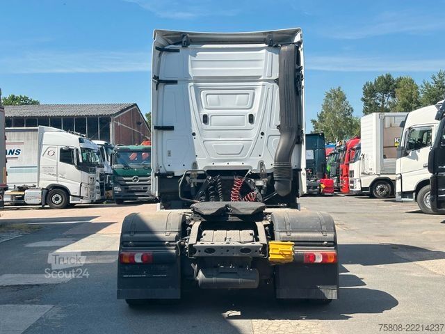 Standard trekkvogn MERCEDES-BENZ Actros 1842 Streamspace 2Tanks