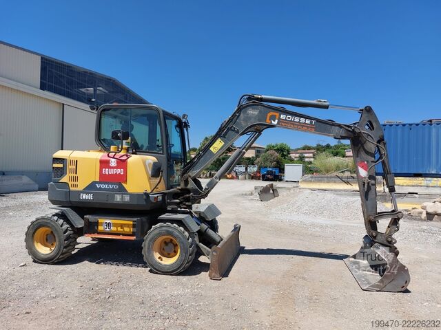 Kolový bagr Volvo EW60E with 5 buckets