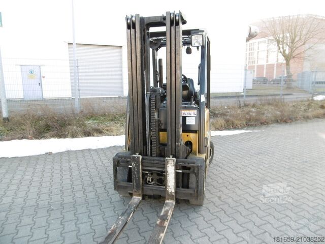 Chariot élévateur frontal YALE GLP 20 SVX