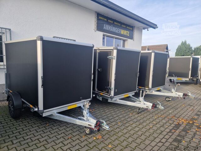 Remorque à caisse Variant schwarzer Kofferanhänger mit Rampe
