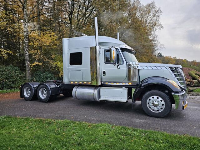 Standardní tahač International Lonestar