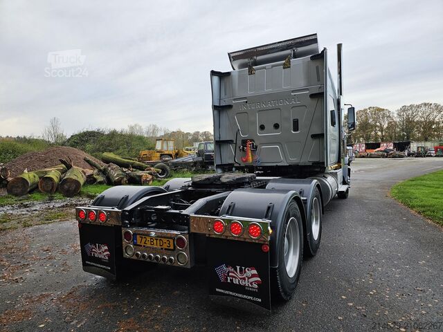 Standardní tahač International Lonestar