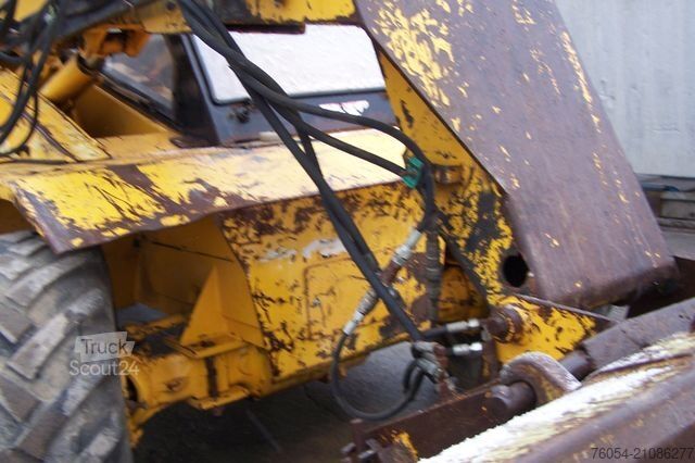 Телескопический погрузчик CATERPILLAR SECOMAG CT1865