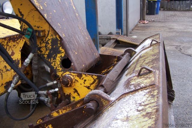 Телескопический погрузчик CATERPILLAR SECOMAG CT1865