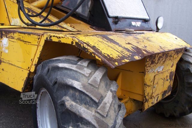 Телескопический погрузчик CATERPILLAR SECOMAG CT1865