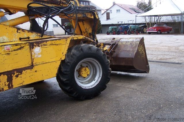 Телескопический погрузчик CATERPILLAR SECOMAG CT1865