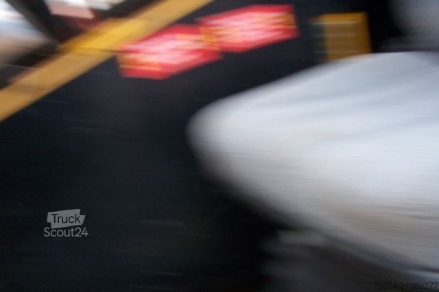 Телескопический погрузчик CATERPILLAR SECOMAG CT1865