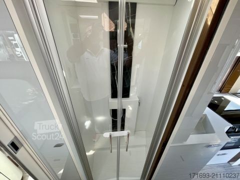 Ολοκληρωμένο αυτοκινούμενο τροχόσπιτο Bürstner Elegance I 920 G NP.235596Euro/Luft