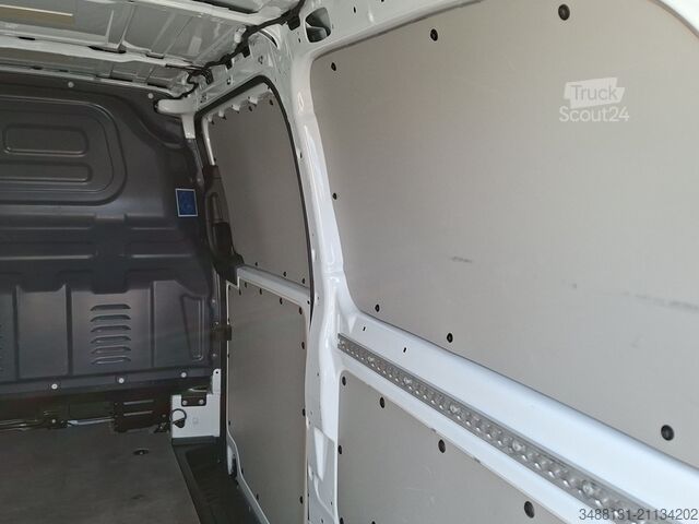 Slēgtais furgons Mercedes-Benz VITO 116 NEUES MODELL AHK 2,5t NAVI KAMERA AUTOM