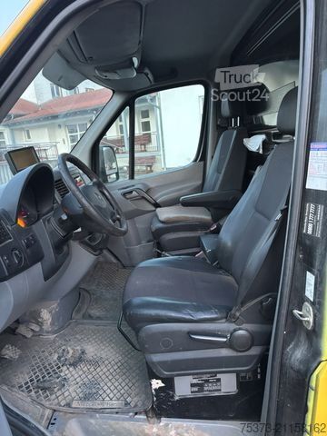 Dubă cu caroserie tip cutie MERCEDES-BENZ Sprinter 513 Koffer/LBW