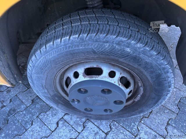 Dubă cu caroserie tip cutie MERCEDES-BENZ Sprinter 513 Koffer/LBW