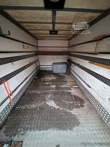 Dubă cu caroserie tip cutie MERCEDES-BENZ Sprinter 513 Koffer/LBW