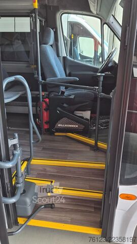 Minibus MERCEDES-BENZ Sprinter 517 Heckniederflur Vorlauffahrzeug