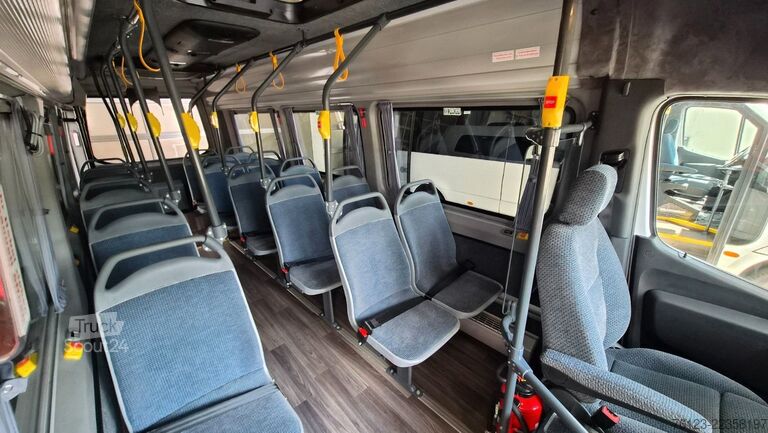 Minibus MERCEDES-BENZ Sprinter 517 Heckniederflur Vorlauffahrzeug