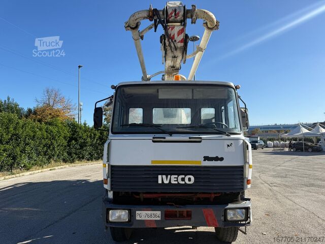 φορτηγό αντλίας σκυροδέματος Iveco Magirus 330