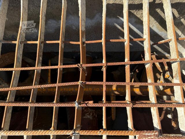 φορτηγό αντλίας σκυροδέματος Iveco Magirus 330