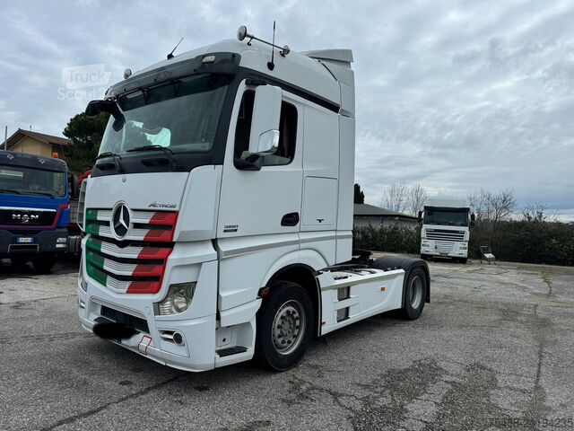 Standardni vlačilec Mercedes-Benz Actros 1851 4X2