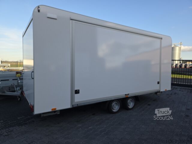Remorcă carosată trailershop mobiler Messestand Infostand 550cm Trepp