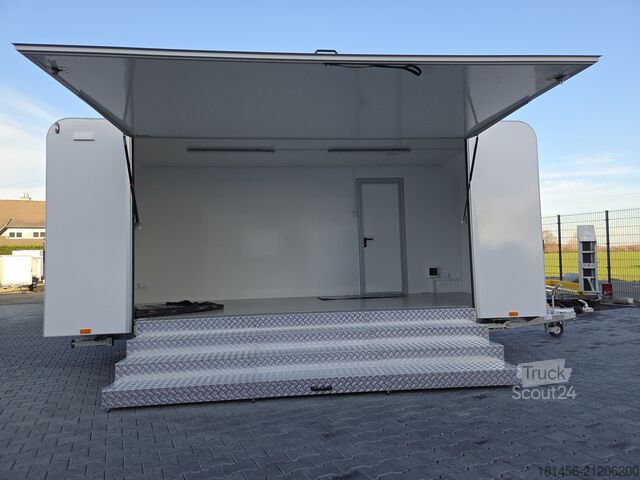 Remorcă carosată trailershop mobiler Messestand Infostand 550cm Trepp