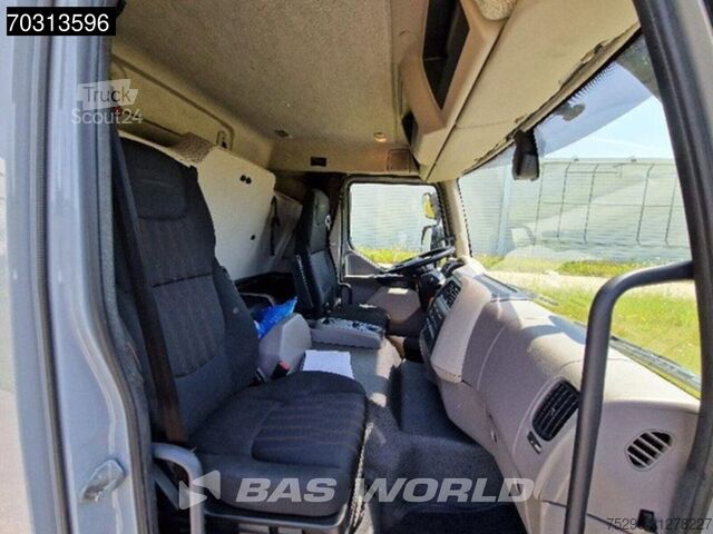 Suitcase DAF LF 210 4X2 Box Bed Auto