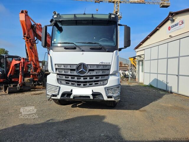 Tractora de carretera estándar Mercedes-Benz 1848