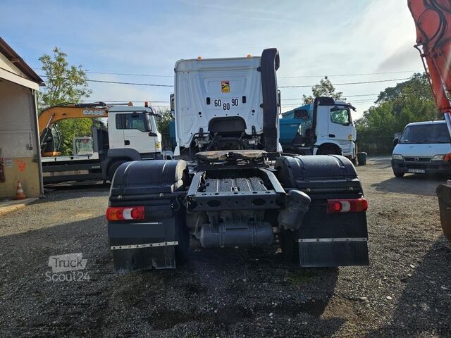Tractora de carretera estándar Mercedes-Benz 1848