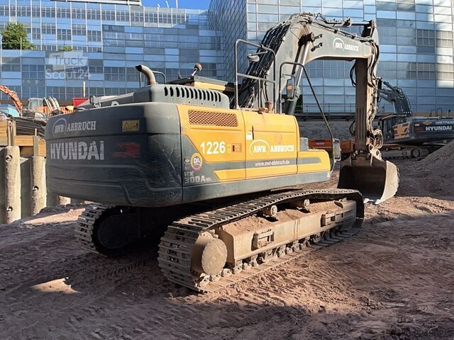 Excavatrice à chaînes Hyundai HX300ANL