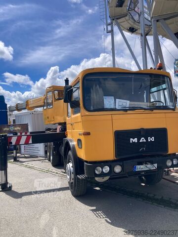 Tornkran Liebherr LTF 1025