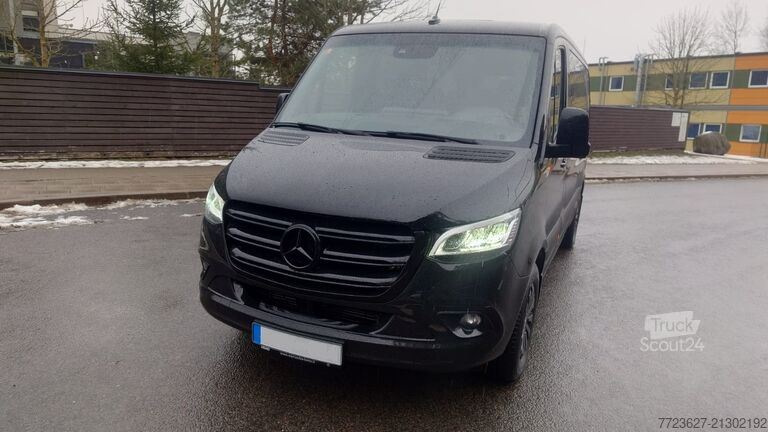 Kompaktowy van Mercedes-Benz Sprinter 319 Tourer