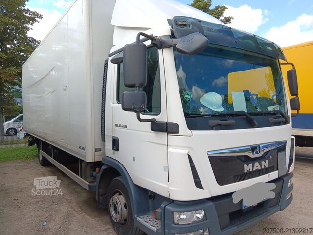 Samochód ciężarowy typu furgon MAN TGL 12.220 4x2 BL