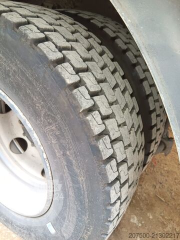 Samochód ciężarowy typu furgon MAN TGL 12.220 4x2 BL