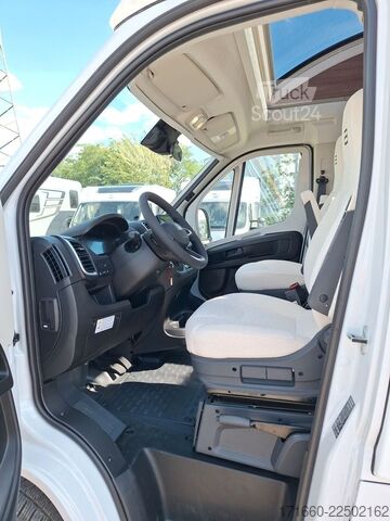 Yarı entegre karavan BÜRSTNER Signature SFT 7.0