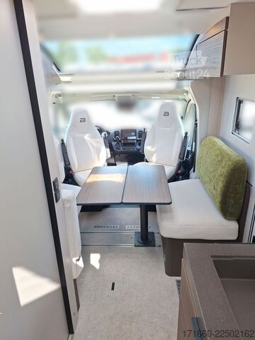Yarı entegre karavan BÜRSTNER Signature SFT 7.0