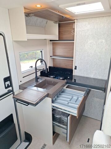Yarı entegre karavan BÜRSTNER Signature SFT 7.0