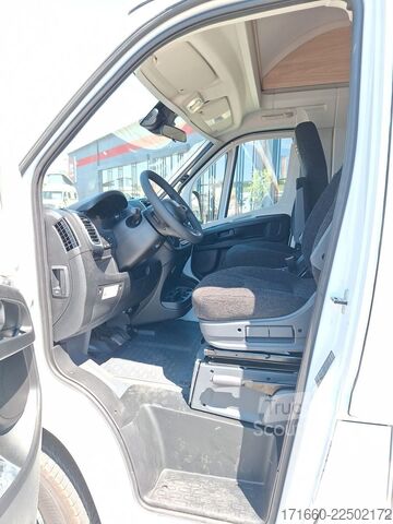 Yarı entegre karavan BÜRSTNER Signature SFT 7.1 ** Automatik **