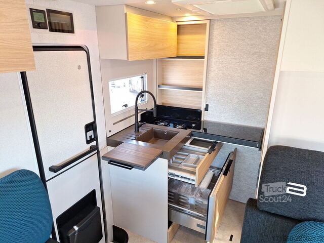 Yarı entegre karavan BÜRSTNER Signature SFT 7.1 ** Automatik **