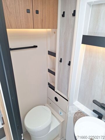 Yarı entegre karavan BÜRSTNER Signature SFT 7.1 ** Automatik **