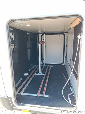 Yarı entegre karavan BÜRSTNER Signature SFT 7.5 180PS, Combi6E,Markise, SAT+TV