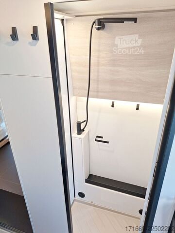 عربة تخييم BÜRSTNER Habiton X HMX 6.0 Autarkie, Offroad-Paket
