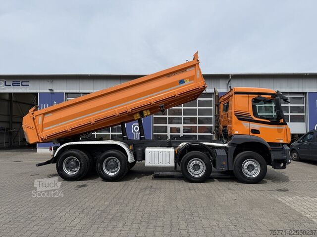 3-smerový vyklápač Mercedes-Benz AROCS 3246 8x4 EURO6 WYWROTKA TRÓJSTRONNA Z BOR...