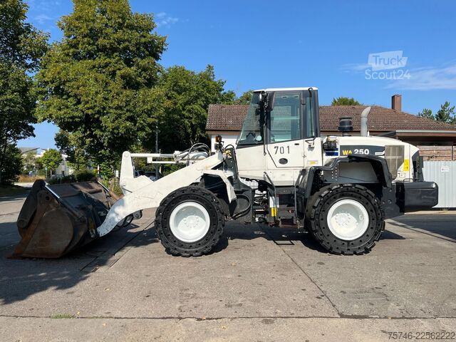 Radlader Komatsu WA250 WA250-6 Radlader*Klima*Hochschaufel*Recyc...