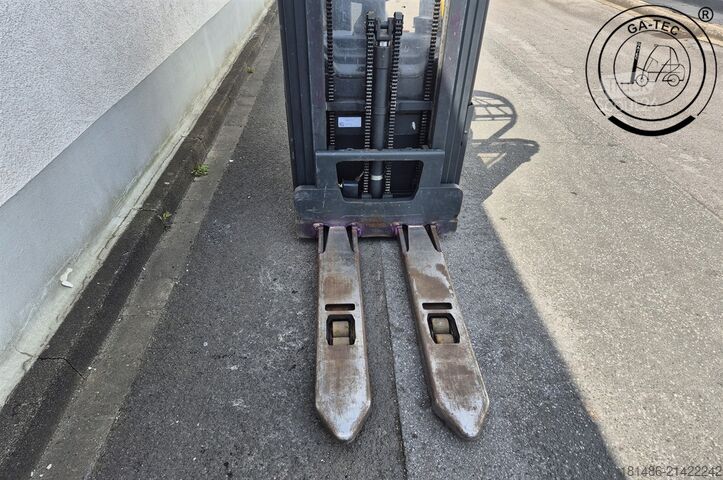 Empilhador manual Linde L14SP