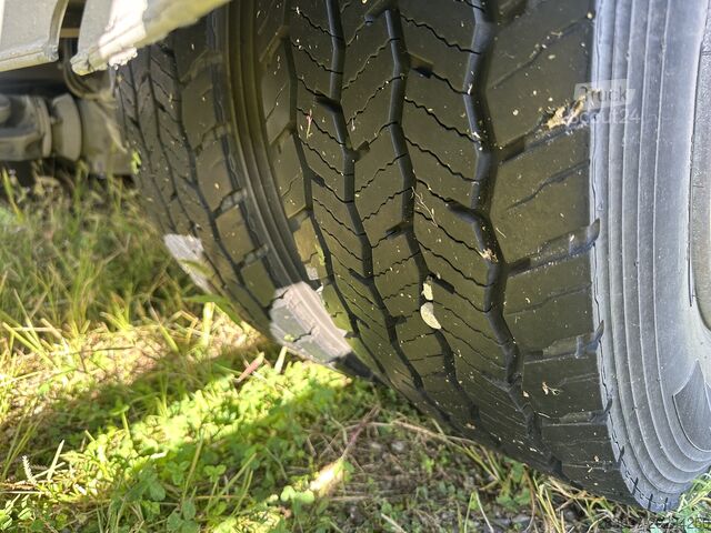 Vakio maantietraktori IVECO 120EL22 P RIBASSATO