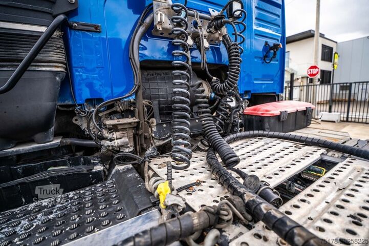 Standaard-SZM VOLVO FM 420 + KIPHYDR.