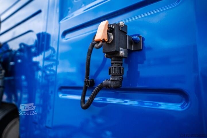 Standaard-SZM VOLVO FM 420 + KIPHYDR.